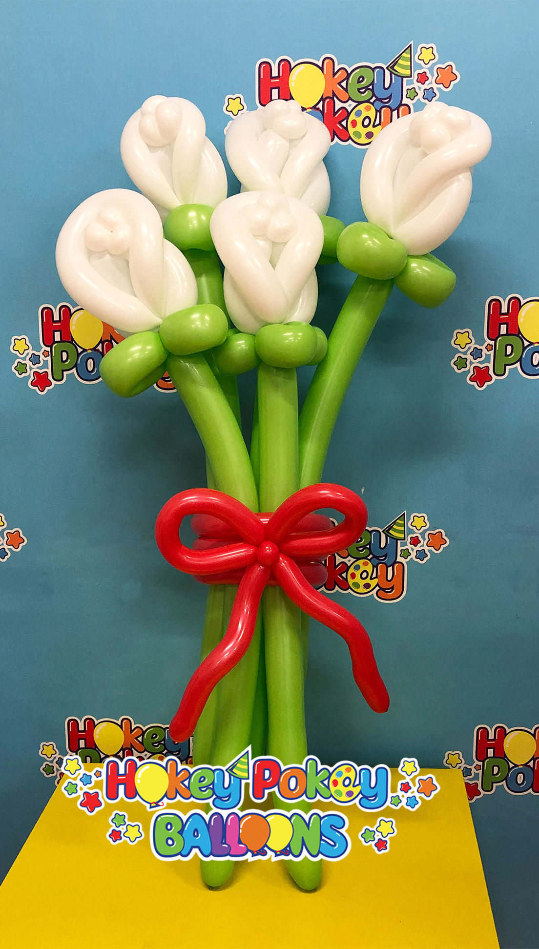 Picture of Rose Buds Balloon Bouquet with Bow (up to 21 flowers)